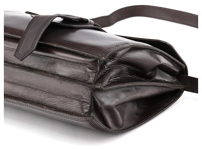 Yves Saint Laurent Borsa a tracolla con patta in pelle marrone - vista 9