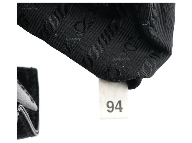Prada  mala de mão com alça superior e fivela em Vitello preto - vista 14