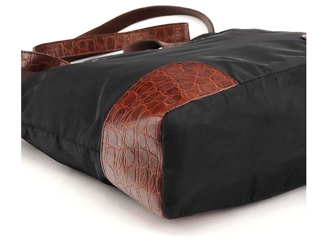 Prada Borsa Tote in Nylon Nero e Marrone Effetto Coccodrillo - vista 7