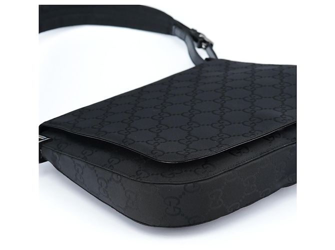 Gucci Borsa a tracolla con patta in tela GG nera - vista 8