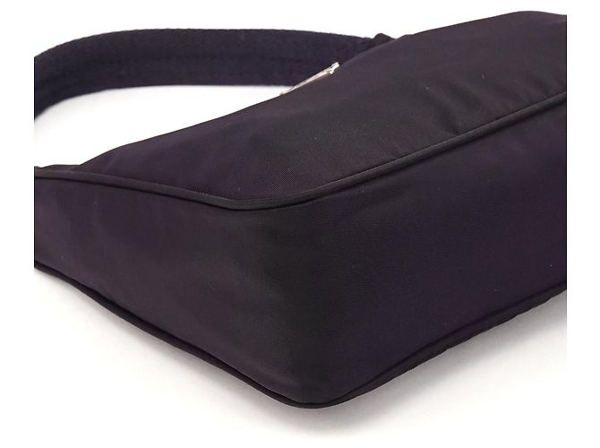 Prada Mini Borsa a Spalla Hobo in Nylon Tessuto Viola - vista 8