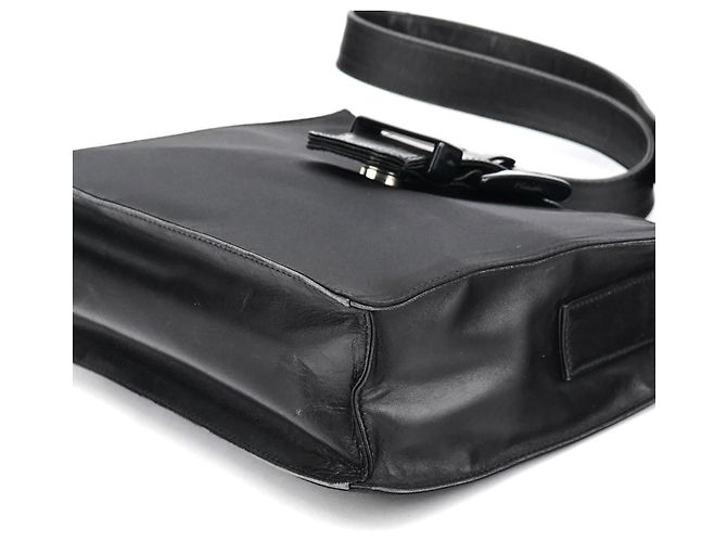 Prada Borsa a spalla con fibbia in Tessuto Nappa nero - vista 9