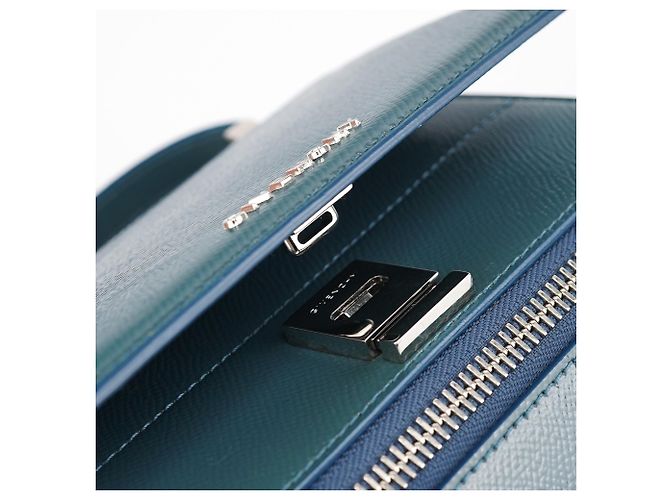 Givenchy Borsa a tracolla Pandora in pelle Saffiano blu navy - vista 13