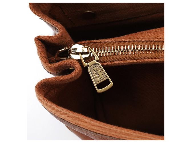 Yves Saint Laurent Borsa 2-Way Muse Two in pelle marrone chiaro - vista 17