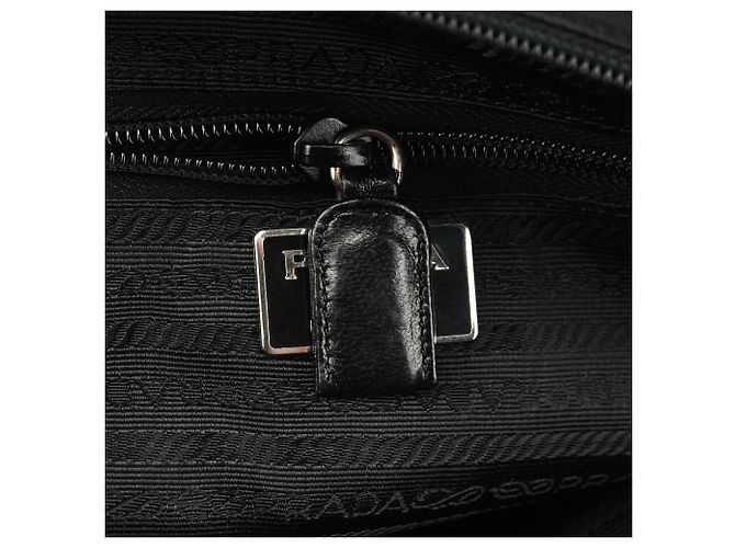 Prada Borsa Tote 1995 in Nylon Tessuto Nappa Nero - vista 12
