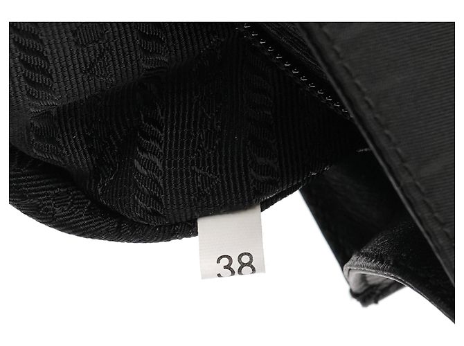 Prada Borsa a tracolla con fibbia in nylon Tessuto Vitello nera - vista 12
