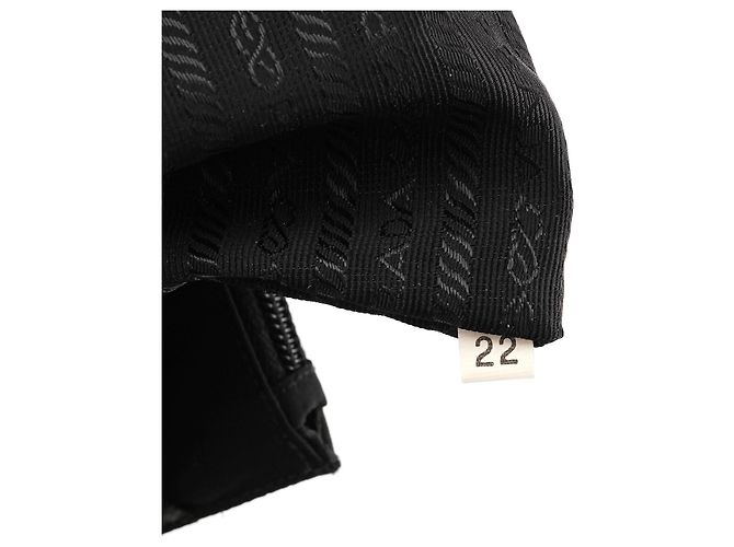 Prada Borsa Tote 1995 in Nylon Tessuto Nappa Nero - vista 12