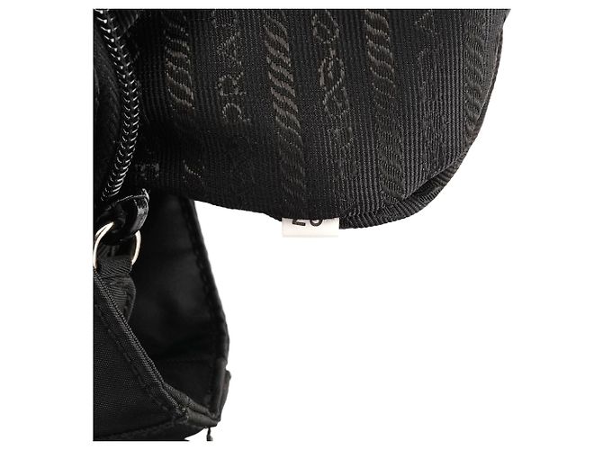 Prada Borsa a tracolla con catena in nylon Tessuto nero 1996 - vista 13