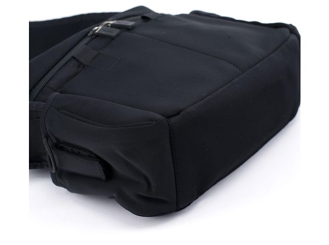 Miu Miu Borsa a tracolla tattica in neoprene nero - vista 10