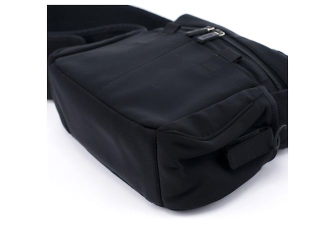 Miu Miu Borsa a tracolla tattica in neoprene nero - vista 11