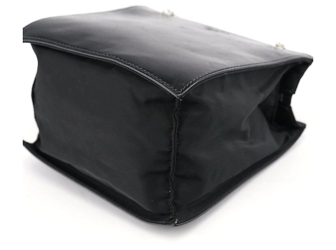 Prada Borsa Tote in nylon e pelle di vitello nera con catena - vista 10