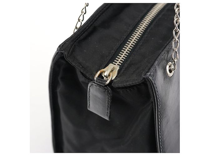 Prada Borsa Tote in nylon e pelle di vitello nera con catena - vista 7