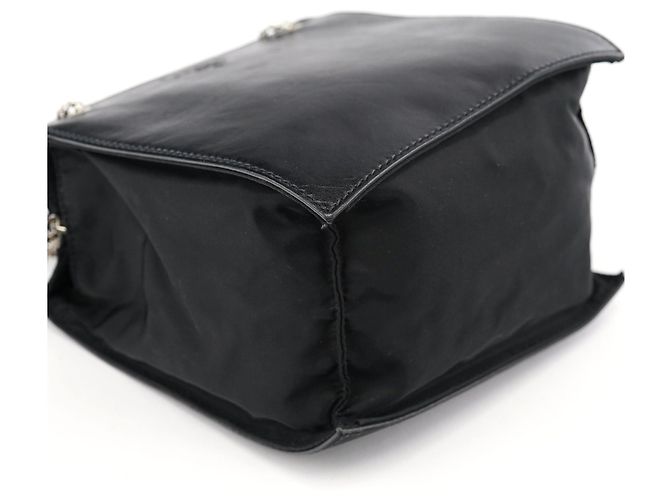 Prada Borsa Tote in nylon e pelle di vitello nera con catena - vista 9