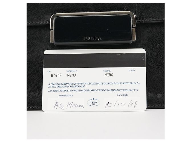 Prada Borsa a tracolla con patta B7417 in pelle nera - vista 12