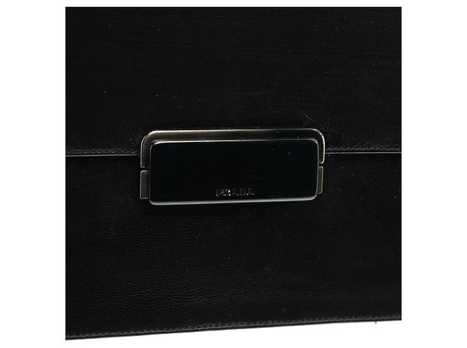 Prada Borsa a tracolla con patta B7417 in pelle nera - vista 6