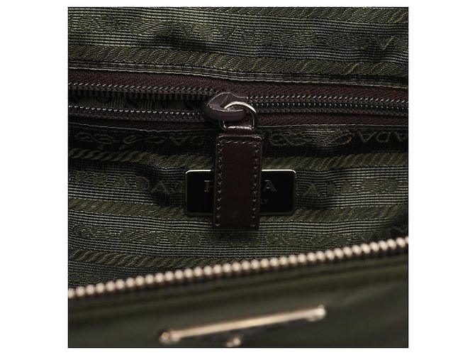 Prada Borsa con manico B11091 Military Green Tessuto Chic Top Handle Bag - vista 13