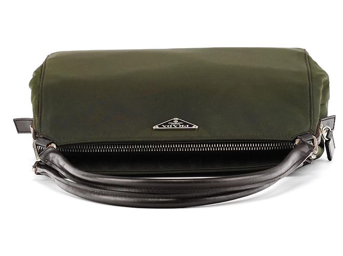 Prada Borsa con manico B11091 Military Green Tessuto Chic Top Handle Bag - vista 4