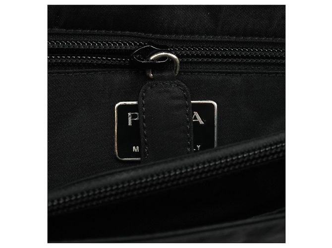 Prada Borsa a mano in Nylon Tessuto Spazzolato Nero - vista 16