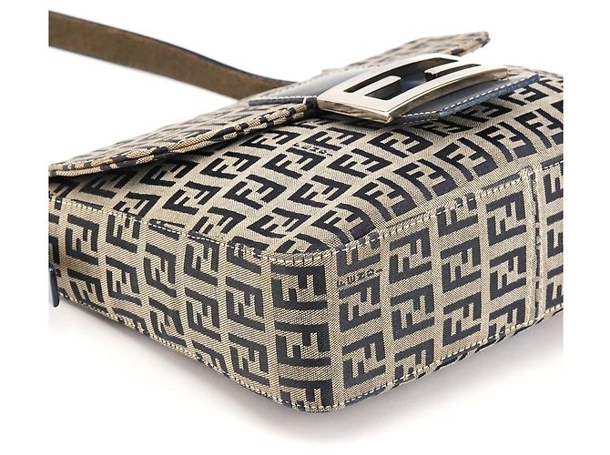 Fendi Borsa a spalla Baguette FF Zucchino Beige Navy - vista 8