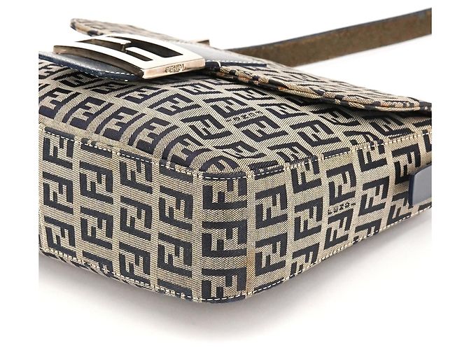 Fendi Borsa a spalla Baguette FF Zucchino Beige Navy - vista 9