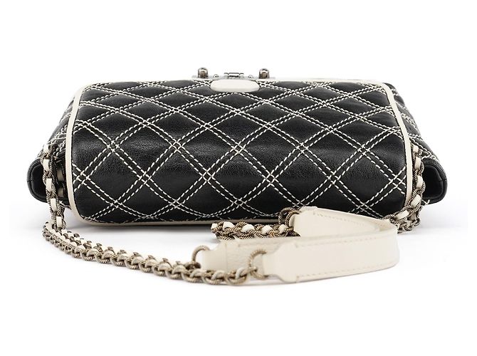Marc Jacobs  mala de ombro com aba em couro acolchoado preto e branco - vista 4