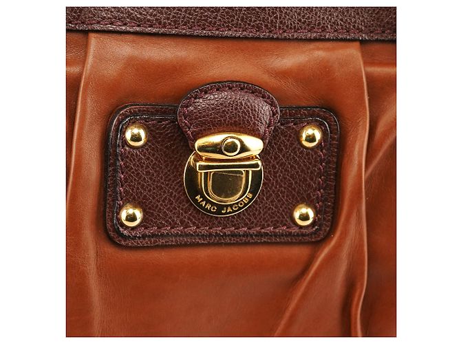 Marc Jacobs Bolsa Bowling em couro acolchoado Tan Burgundy - vista 6