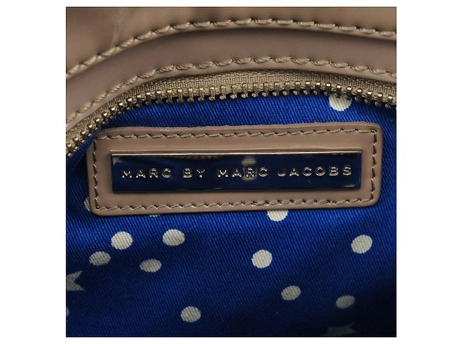 Marc by Marc Jacobs Borsa tote multi-tasche in pelle verniciata Greige - vista 10