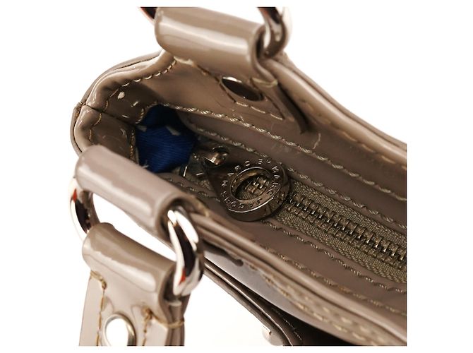 Marc by Marc Jacobs Borsa tote multi-tasche in pelle verniciata Greige - vista 11