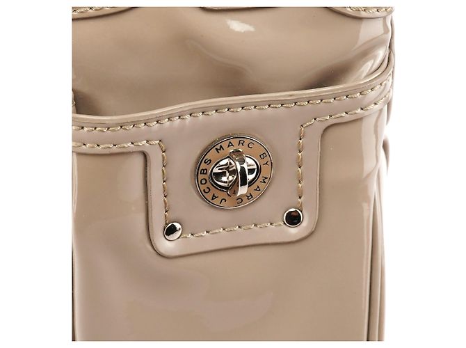 Marc by Marc Jacobs Borsa tote multi-tasche in pelle verniciata Greige - vista 6