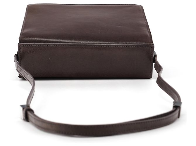 Gucci Borsa a tracolla con patta in pelle di vitello marrone - vista 4
