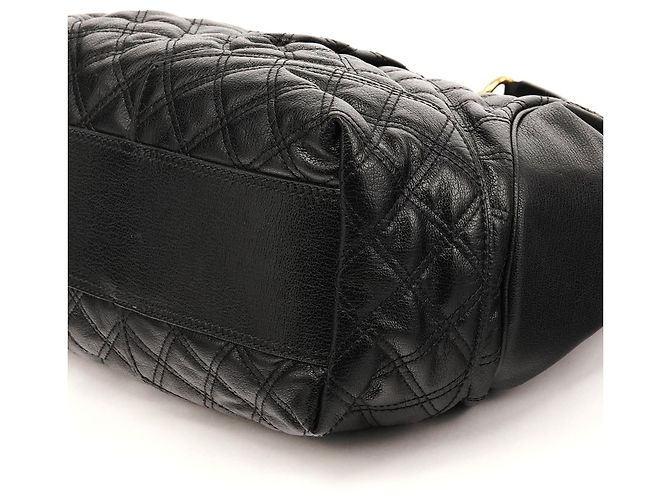 Marc Jacobs Bolsa de Ombro de Couro Acolchoado Preta com Corrente - vista 12
