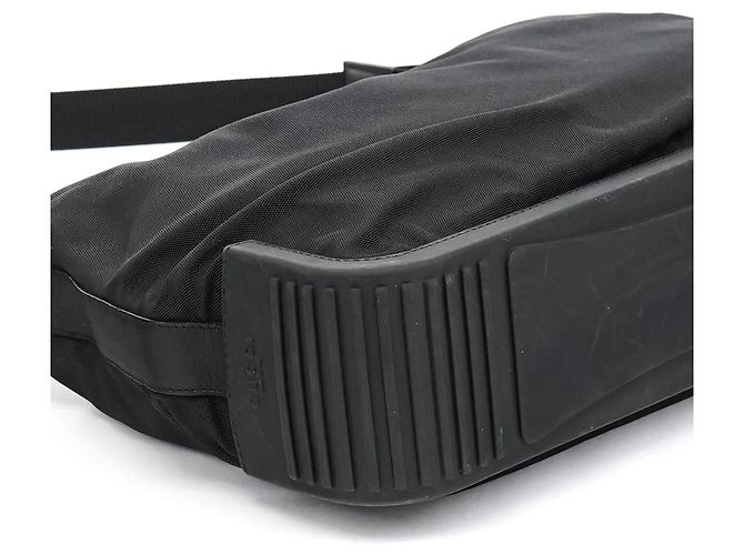 Gucci Borsa a tracolla in tela e gomma nera - vista 10