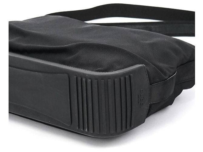 Gucci Borsa a tracolla in tela e gomma nera - vista 11