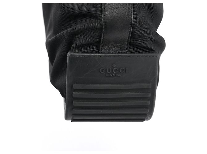 Gucci Borsa a tracolla in tela e gomma nera - vista 8