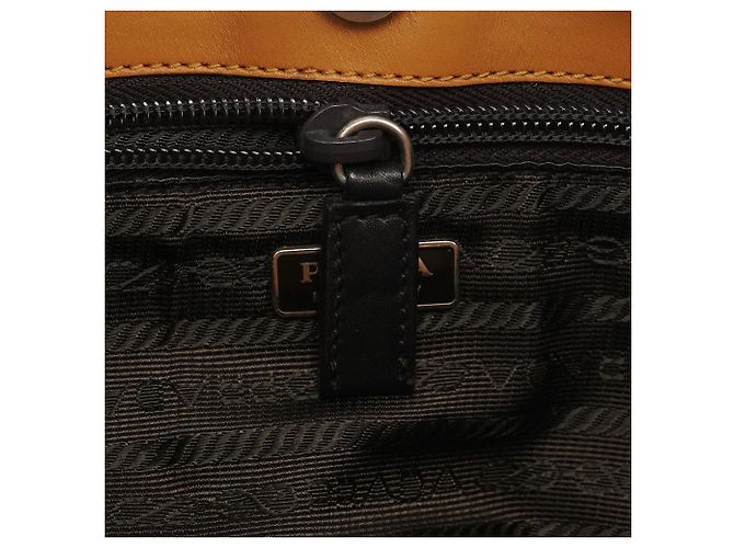 Prada Borsa a tracolla in pelle traforata Tan Spring 2000 - vista 15