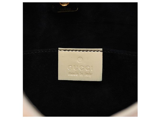 Gucci Borsa a tracolla con catena in pelle verniciata beige - vista 10