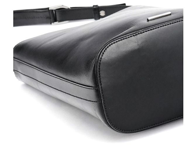 Gucci 001 4286 Borsa a secchiello a tracolla in pelle di vitello nera - vista 6