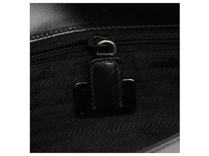 Prada B7494 Mala de Ombro em Pele Vitello Preta com Fivela - vista 13