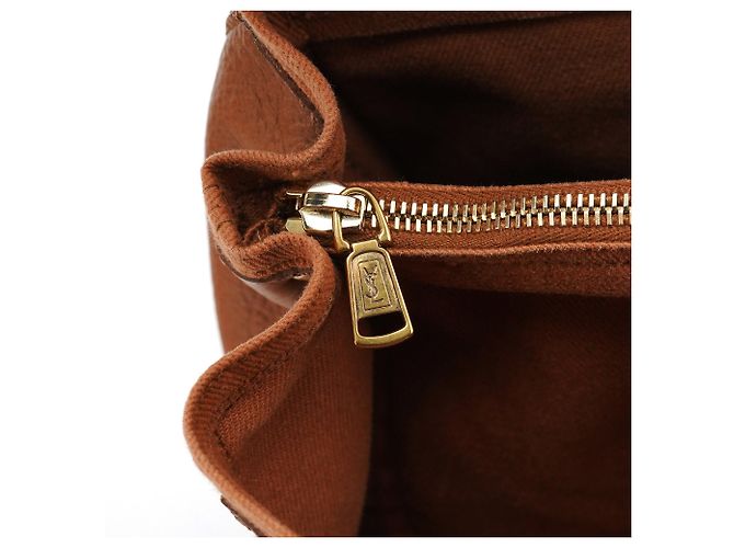 Yves Saint Laurent Borsa Muse Two in pelle marrone chiaro - vista 13