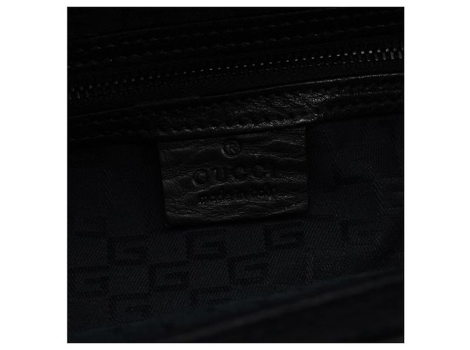 Gucci Fall 2002 Schwarze Leder-Bucket-Bag mit Scharnierrahmen - Ansicht 10