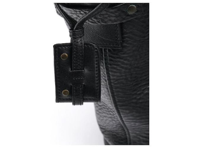 Gucci Fall 2002 Schwarze Leder-Bucket-Bag mit Scharnierrahmen - Ansicht 6