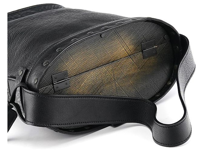 Gucci Fall 2002 Schwarze Leder-Bucket-Bag mit Scharnierrahmen - Ansicht 9