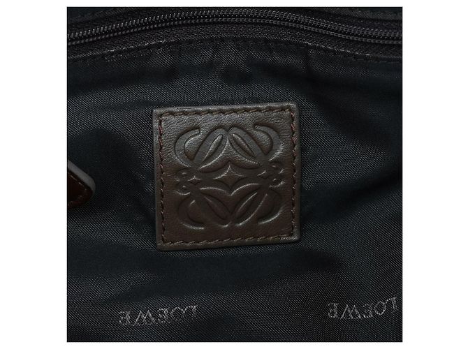 Loewe Borsa a tracolla Anagram in pelle nappa marrone chiaro - vista 11