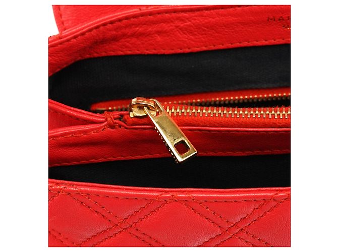 Marc Jacobs Bolsa Crossbody de Couro Matelassado Vermelha com Fivela e Corrente - vista 11