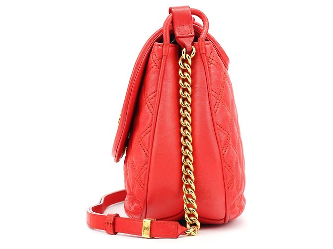 Marc Jacobs Bolsa Crossbody de Couro Matelassado Vermelha com Fivela e Corrente - vista 2