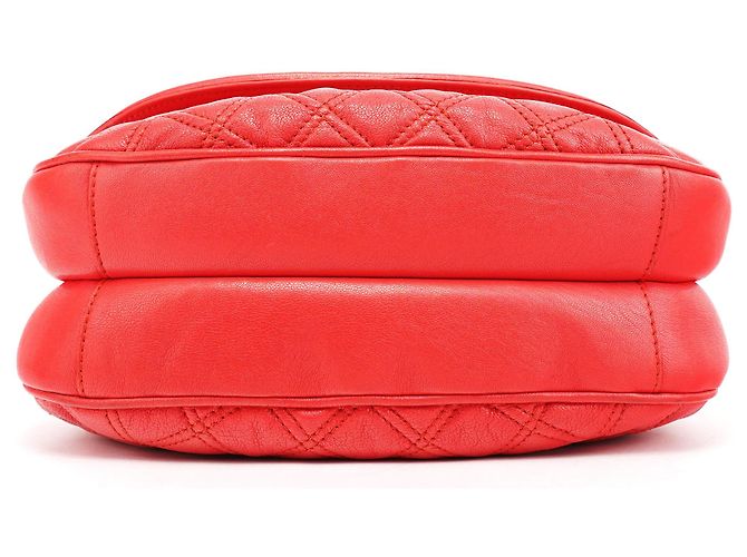 Marc Jacobs Bolsa Crossbody de Couro Matelassado Vermelha com Fivela e Corrente - vista 5