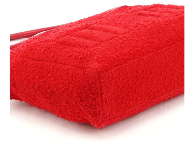Miu Miu Shopper-Bag aus roter Bouclé-Wolle mit Gummigriffen - Ansicht 8