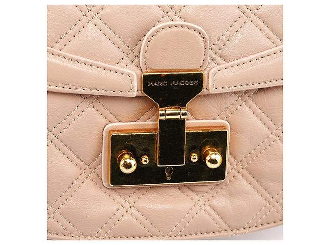 Marc Jacobs  mala de ombro em pele acolchoada bege com fivela - vista 6