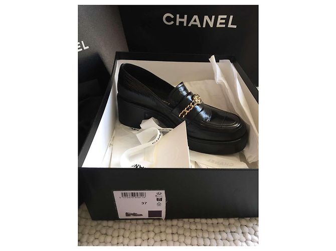Mocassini Chanel in pelle nera con catena - vista 6