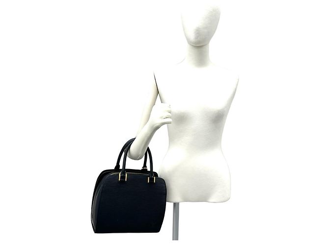 Borsa a mano Louis Vuitton Pont Neuf in pelle Epi nera - vista 2